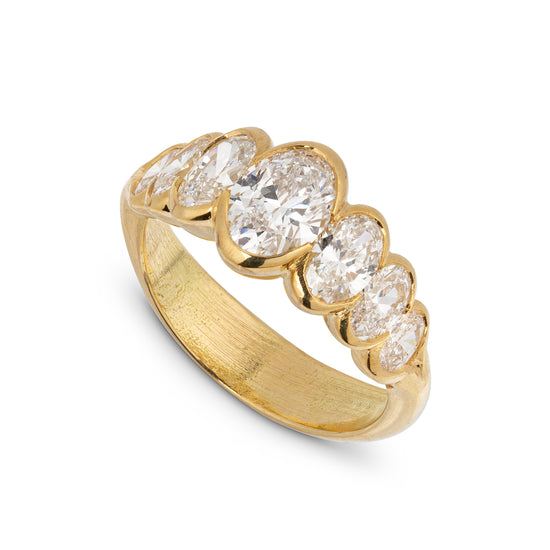 Jessie Thomas 7 Oval Diamond Scallop Set Ring | The Cut London