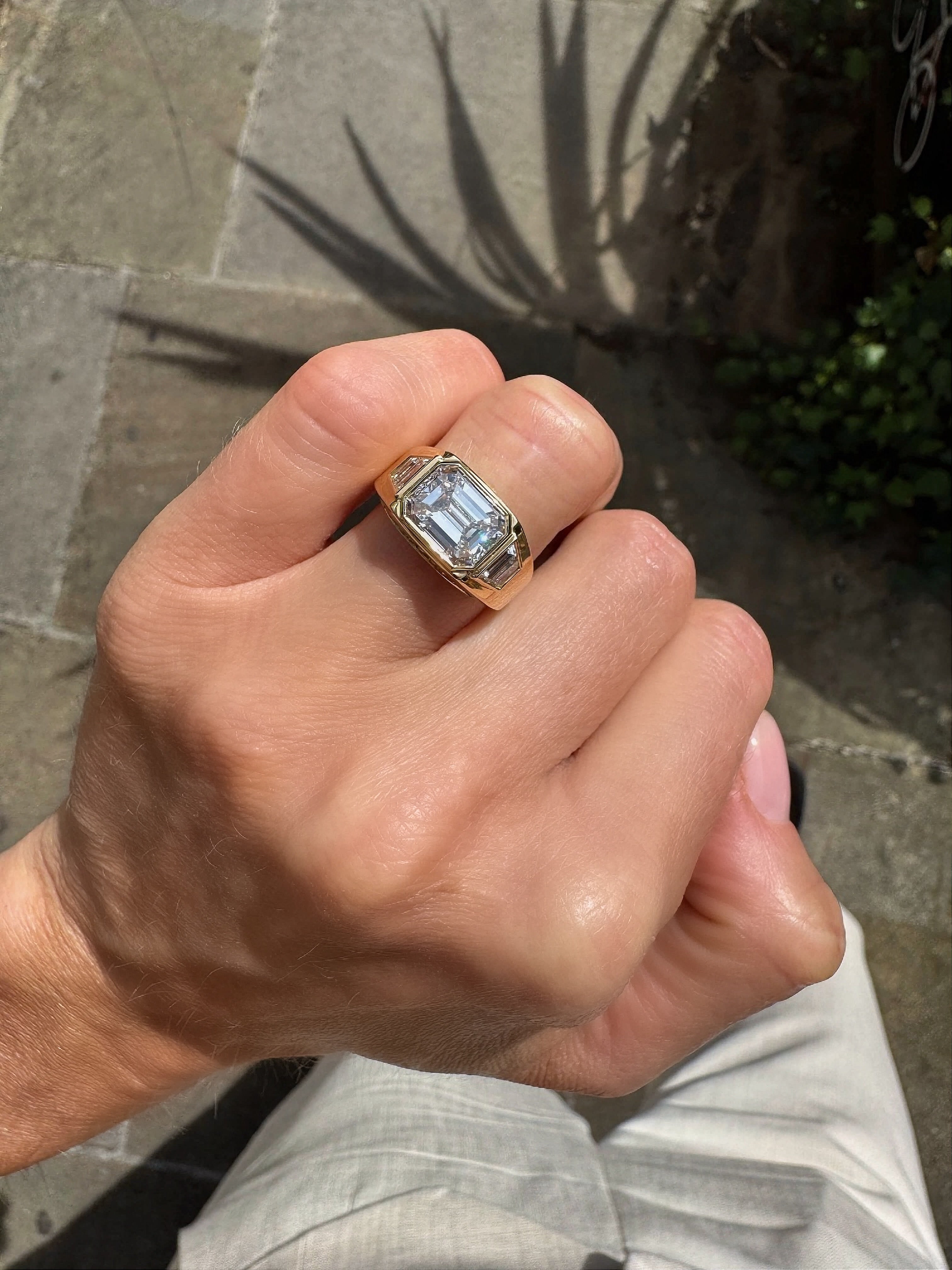 What does a <i>3ct Diamond engagement ring</i> actually look like?