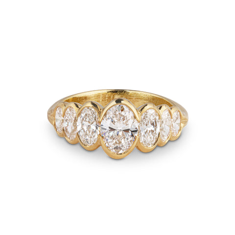 Jessie Thomas 7 Oval Diamond Scallop Set Ring